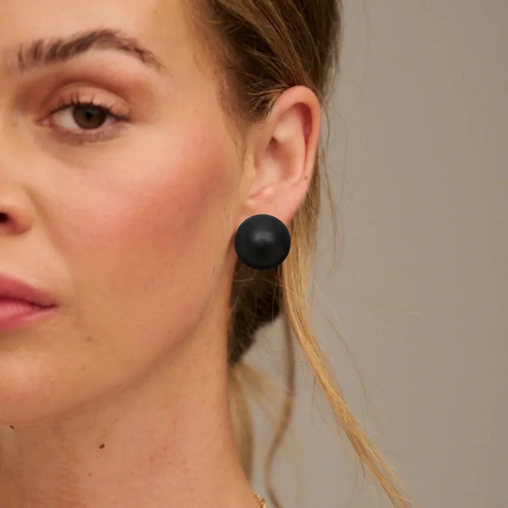 VINTAGE • Ahbra Cale Black Button Earrings_2
